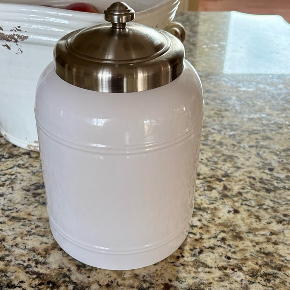 Williams Sonoma White Cookie Jar with Silver Lid - Picture 7 of 12